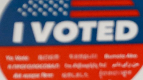 El distrito 12 de la ciudad de LA sale hoy a elegir a su nuevo concejal. (Aurelia Ventura/La Opinion)