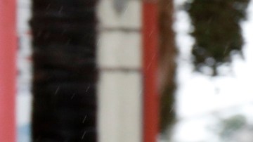 Agarra tu paraguas y llévate una chamarra, porque va a llover. (Aurelia Ventura/La Opinion)