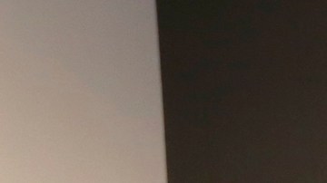 El supervisor Mark Ridley-Thomas (c) corta el listón para la inauguración de APLA Health./ foto: Aurelia Ventura.