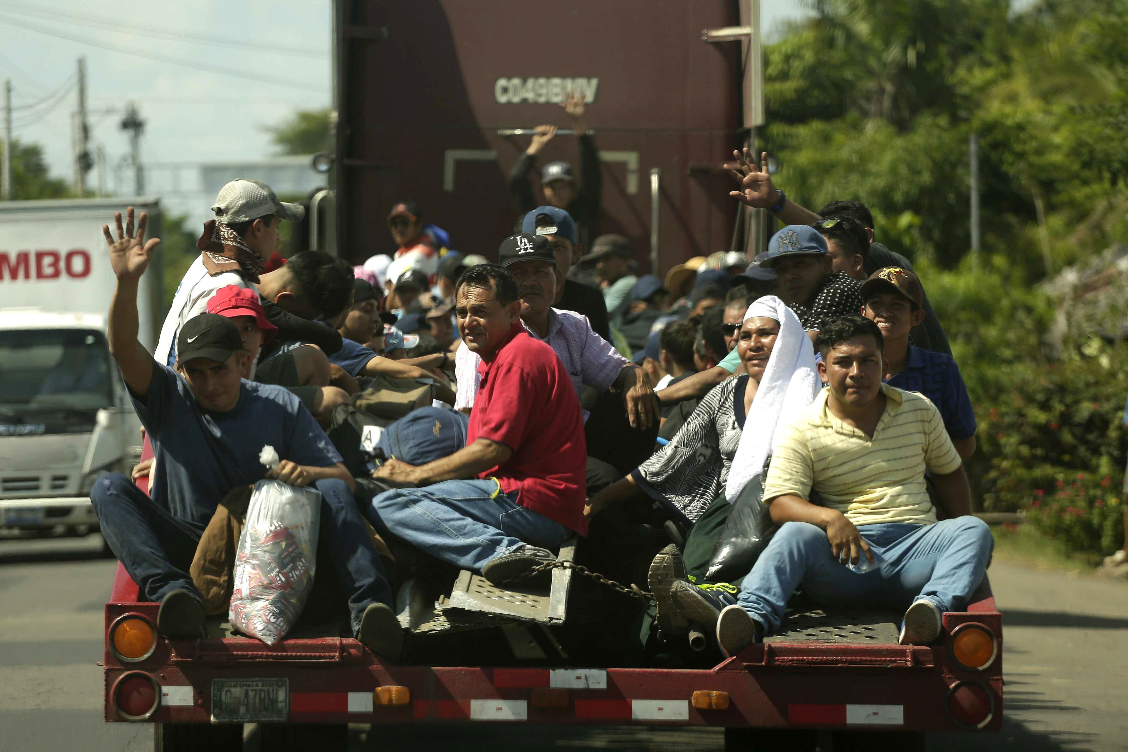 Solicitantes De Asilo Presentan Demanda Federal Contra Trump La Opinión 5739