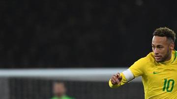 Neymar consiguió la solitaria anotación del triunfo de Brasil sobre Uruguay