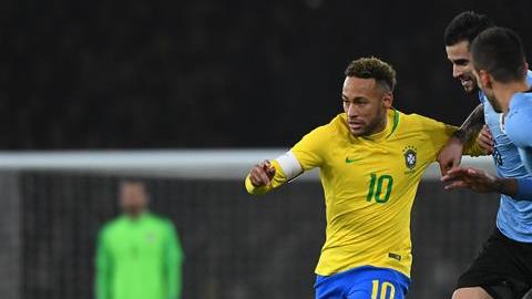 Neymar consiguió la solitaria anotación del triunfo de Brasil sobre Uruguay