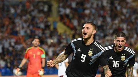 El argentino Mauro Icardi festeja su gol frente a México en el estadio Malvinas Argentinas en Mendoza (Argentina).