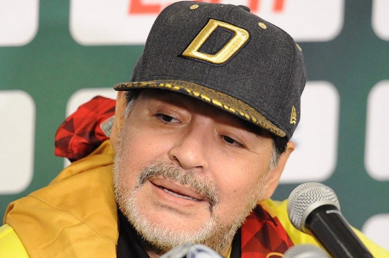 Diego Armando Maradona criticó desde México la situación que se vive en el fútbol y en general en su país. 