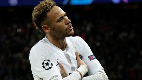 Neymar Jr. del París Saint-Germain fue 'troleado' por una patinadora.