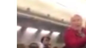 Expulsan a ancianos del avión