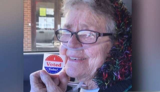Abuelita De 82 Anos Vota Por Primera Vez Y Luego Muere La Opinion