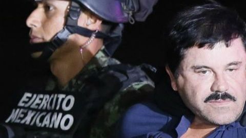 El Chapo cuando fue extraditado a Nueva York.