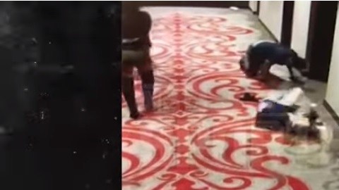Kareem Hunt es exhibido en video golpeando a una mujer en un hotel de Cleveland