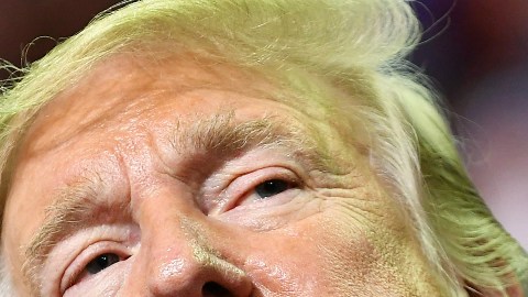 Daniels recibió $130,000 dólares del exabogado de Trump, Michael Cohen