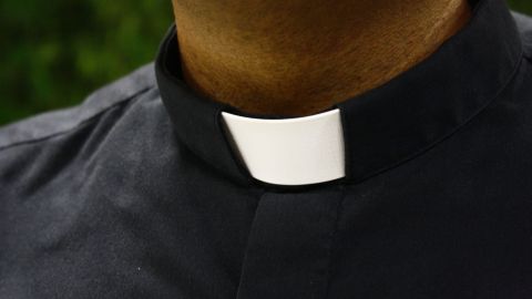 Sacerdote.