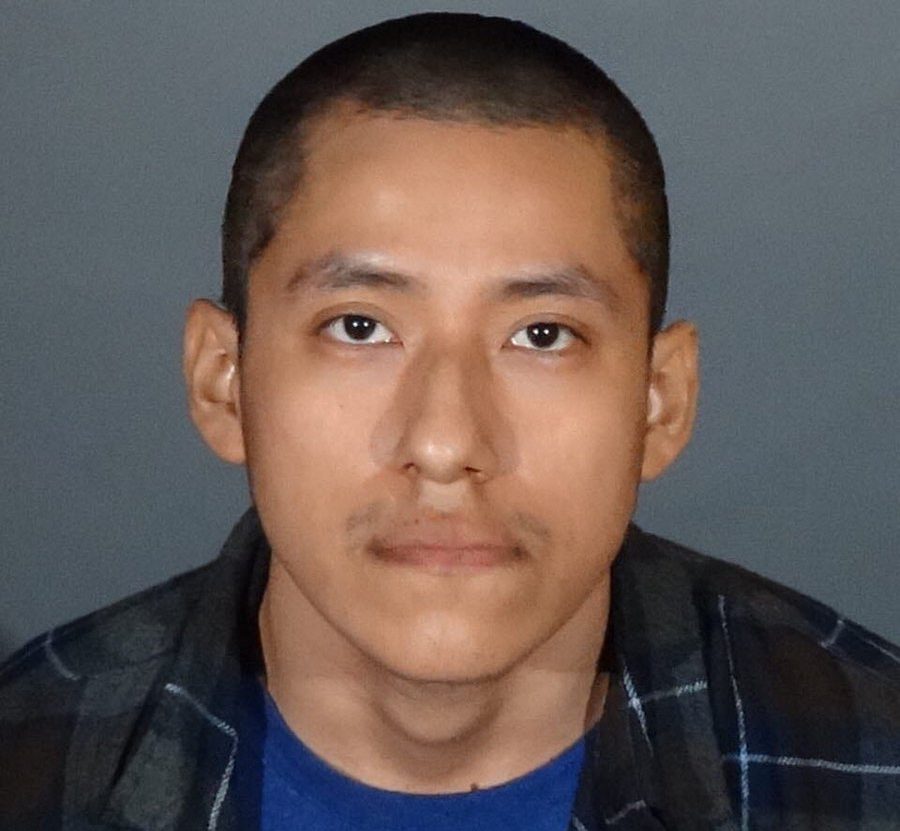 Andrés Pascual es sospechoso de entrar en el apartamento de la víctima a través de la escalera de incendios del edificio alrededor de las 5:00 a.m. el 5 de noviembre, de acuerdo con el Departamento de Policía de Los Ángeles (LAPD). (LAPD)