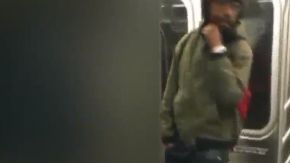 El ataque ocurrió en un tren R.