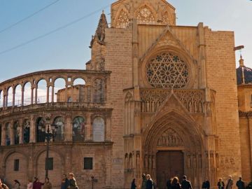 Se cree que el Santo Grial está en la Catedral de Valencia.