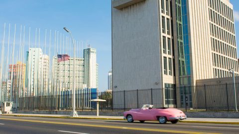 ¿Qué les pasó a los diplomáticos estadounidenses en Cuba?
