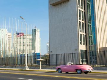 ¿Qué les pasó a los diplomáticos estadounidenses en Cuba?