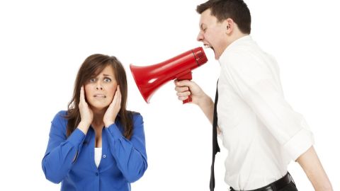 ¿Soportas gritos frecuentes de tu jefe?