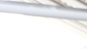 Alberta Velázquez y Luz María Ramírez sonríen contentas con sus certificados tras convertirse en ciudadanas estadounidenses en la última ceremonia de naturalización en Los Ángeles este año. (Aurelia Ventura/La Opinion)