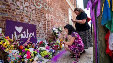 El memorial de Heather Heyer, que murió atropellada por un supremacista blanco.