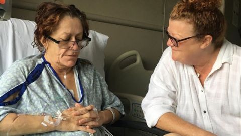 Michele de Leeuw se recupera después de sufrir un paro cardíaco severo.