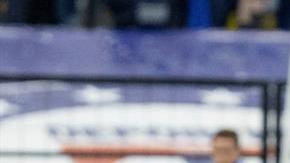 El jugador de Cruz Azul, Elías Hernández, celebra una anotación ante Querétaro en el estadio Azteca.