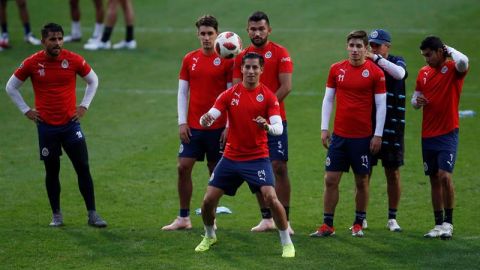 Las Chivas ya se preparan en los Emiratos Árabes para su debut en el Mundial de Clubes