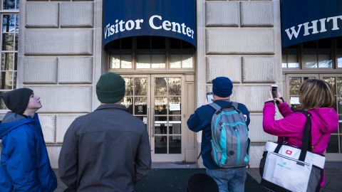 El centro de visitantes de la Casa Blanca. EFE/EPA/JIM LO SCALZO