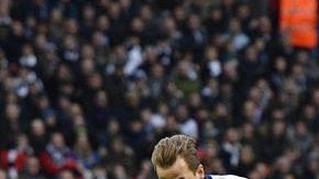 El delantero mexicano Raúl Jiménez colaboró en el triunfo 3-1 de Wolves sobre Tottenham