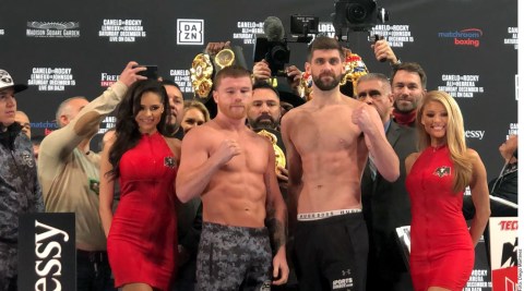 "Canelo" Álvarez y Rocky Fielding superaron la báscula en el Madison Square Garden de NY