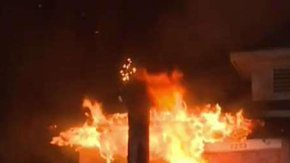 Cuatro personas siguen hospitalizadas tras el incendio. (@NBCLA)