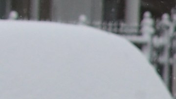 Early Winter Snowstorm Hammers Chicago Area