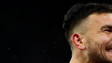 Javier Hernández colaboró con una asistencia en el triunfo del West Ham