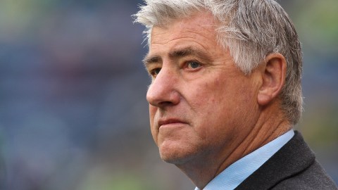 Schmid, que hasta mediados de la pasada temporada dirigió al Galaxy, había sido internado hace tres semanas en el Centro Médico Ronald Reagan, de Los Angeles, mientras esperaba un trasplante de corazón.