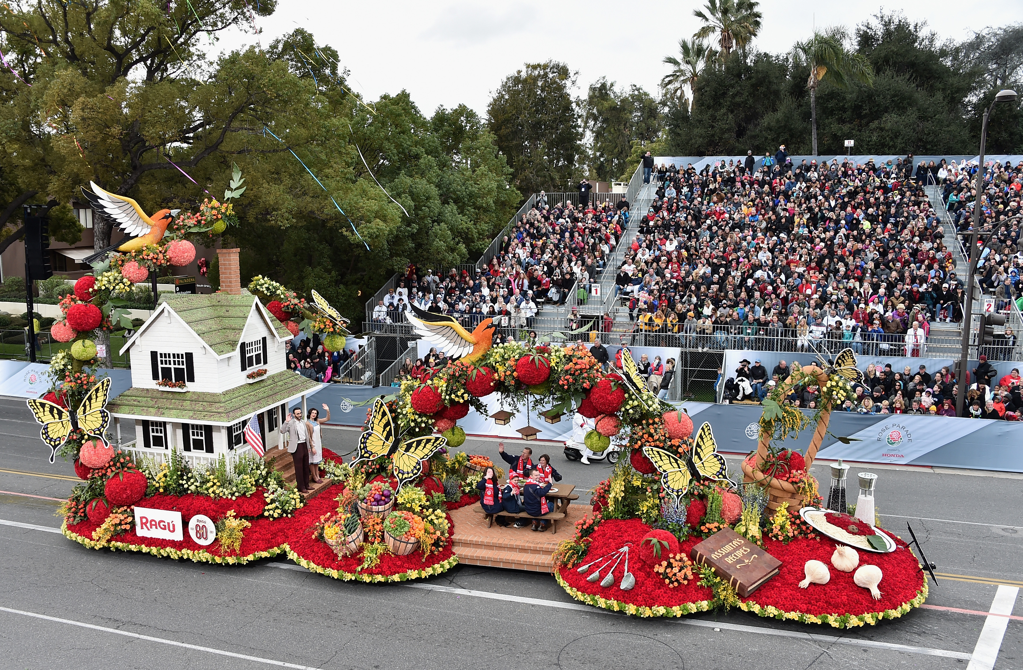 Miles Llegan A Pasadena Para Ver El Desfile De Las Rosas Y Disfrutar ...