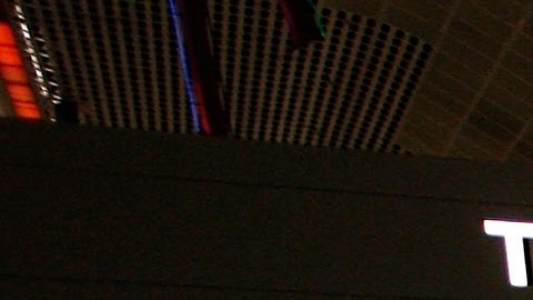 El primer incidente ocurrió cuando un joven se encontraba esperando en la línea Roja del Metro en la estación Pershing Square