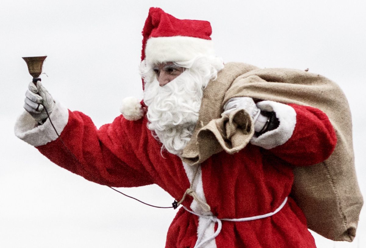 Puedes seguir a Santa Claus por el mundo con NORAD Santa Tracker.