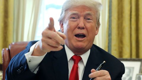 Trump arremetiera contra la Fed, que consideró el "único problema" de la economía de EE.UU.