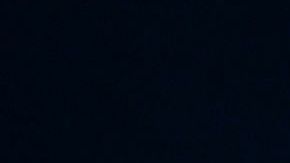 Un empresario de cannabis tiene un contenedor de marihuana medicinal en un dispensario que él administra en Los Angeles, California. Foto del 8 de febrero de 2018.