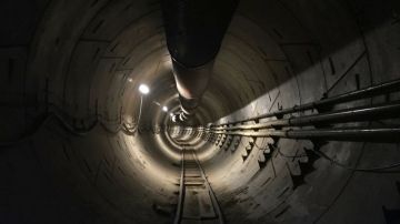 Imagen del túnel que transportará autos bajo la superficie de Los Ángeles, como lo da a conocer The Boring Company. (@BoringCompany)