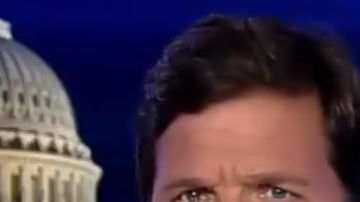 Tucker Carlson afirma que la libertad de expresión está bajo ataque.