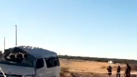 La camioneta en la que viajaba un grupo de animación de Rayados de Monterrey se accidentó en Saltillo