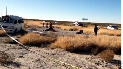 La camioneta en la que viajaba un grupo de animación de Rayados de Monterrey se accidentó en Saltillo