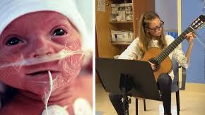Adolescente toca música clásica para bebés prematuros.