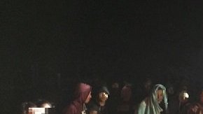 Familias migrantes se entregan a la Patrulla Fronteriza en Arizona.