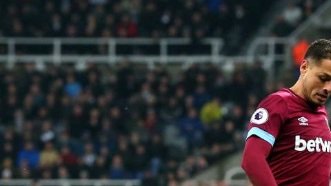 Javier "Chicharito" Hernández le marcó un gol al Newcastle