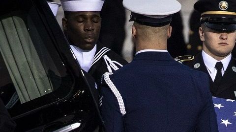 Hoy continúan los funerales de H.W. Bush.