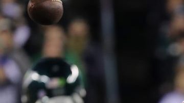 El QB de origen mexicano Mark Sanchez es por el momento el único que tienen los Washington Redskins.