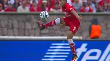 Alexis Vega deja a los Diablos Rojos del Toluca para firmar con Chivas.