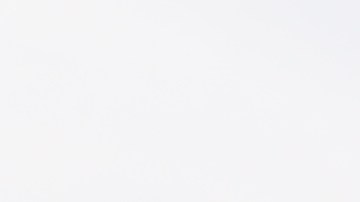 Mariachis cantan a la Virgen de Guadalupe durante la procesión anual en el Este de Los Ángeles. (Jorge Luis Macias, Especial para La Opinion)