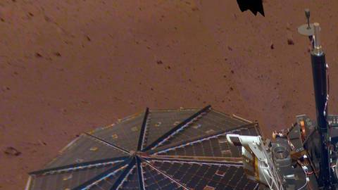Esta es la primera selfie que muestra completamente a InSight.